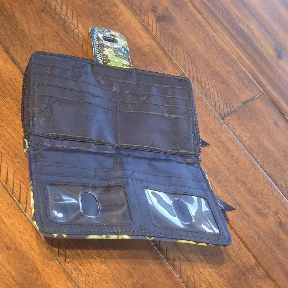 Vera Bradley Retired Rhythm and Blues Turn Lock Style Clutch Wallet - Quilted - Picture 8 of 9